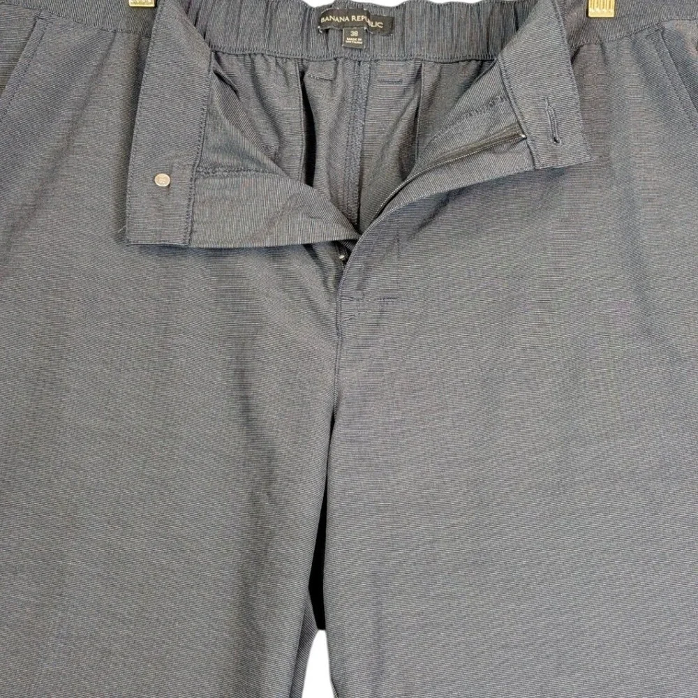 Banana Republic Mens Shorts 38 Grey Micro Stripe Elastic Back Flat Front Golf